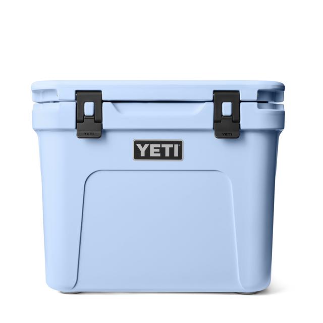 Yeti Roadie 32 Wheeled Cooler Big Sky Blue