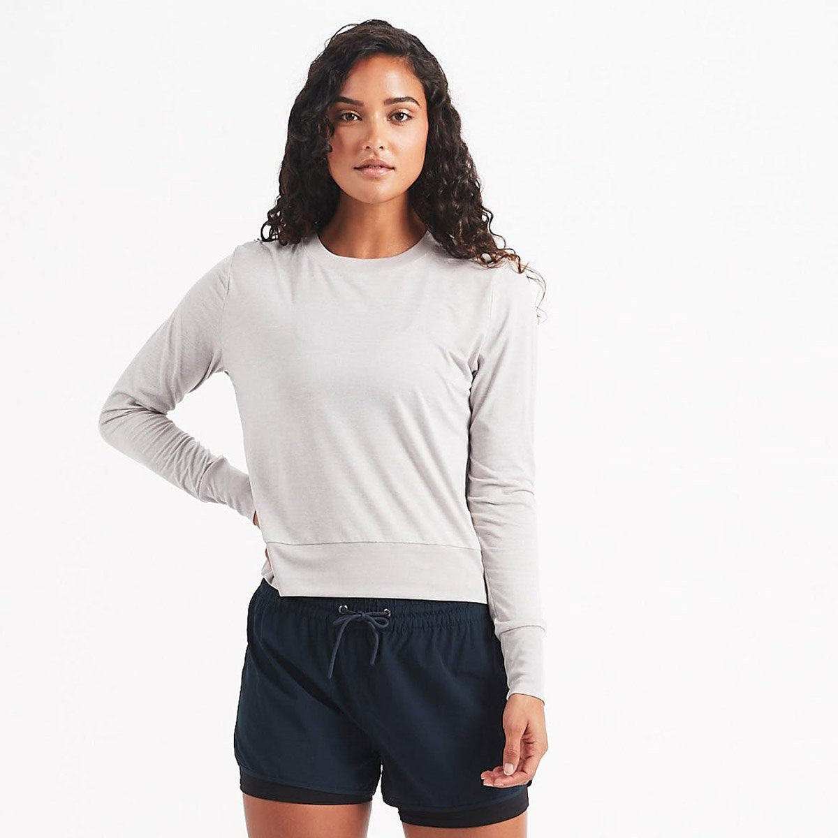 Vuori Women's Daydream Crew Light Heather Grey