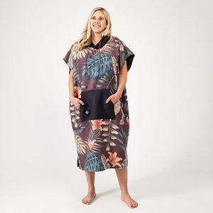 Nomadix Changing Poncho: Wave Blue Palms Night