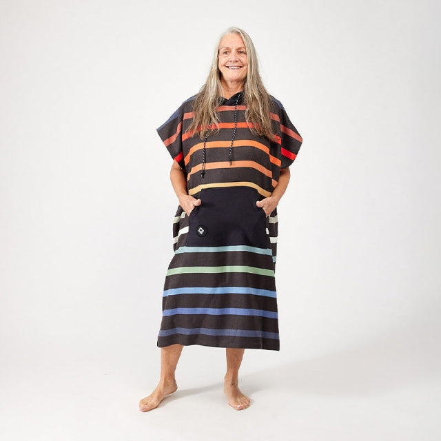 Nomadix Changing Poncho: Wave Blue Pinstripes