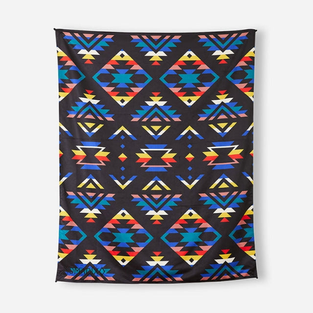 Nomadix Festival Blanket: Tie-dye Black And White Cascades Multi