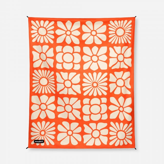 Nomadix Festival Blanket: Tie-dye Black And White Big Flowers Expedition Orange