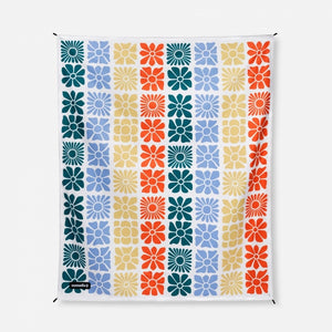 Nomadix Festival Blanket: Tie-dye Black And White Flowerbed Multi