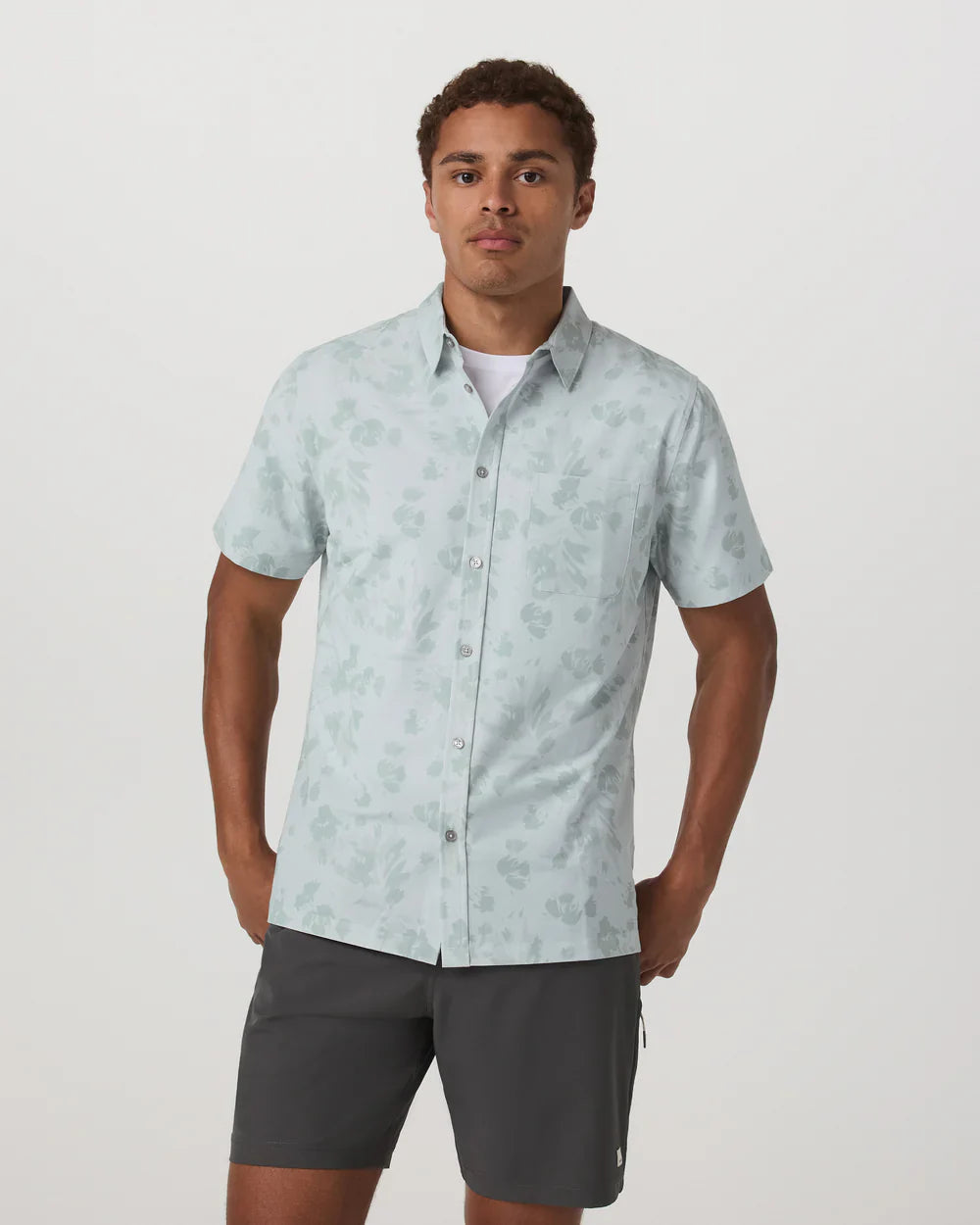 Vuori Mens Short Sleeve Bridge Button-Down API Atmosphere Mini Stripe
